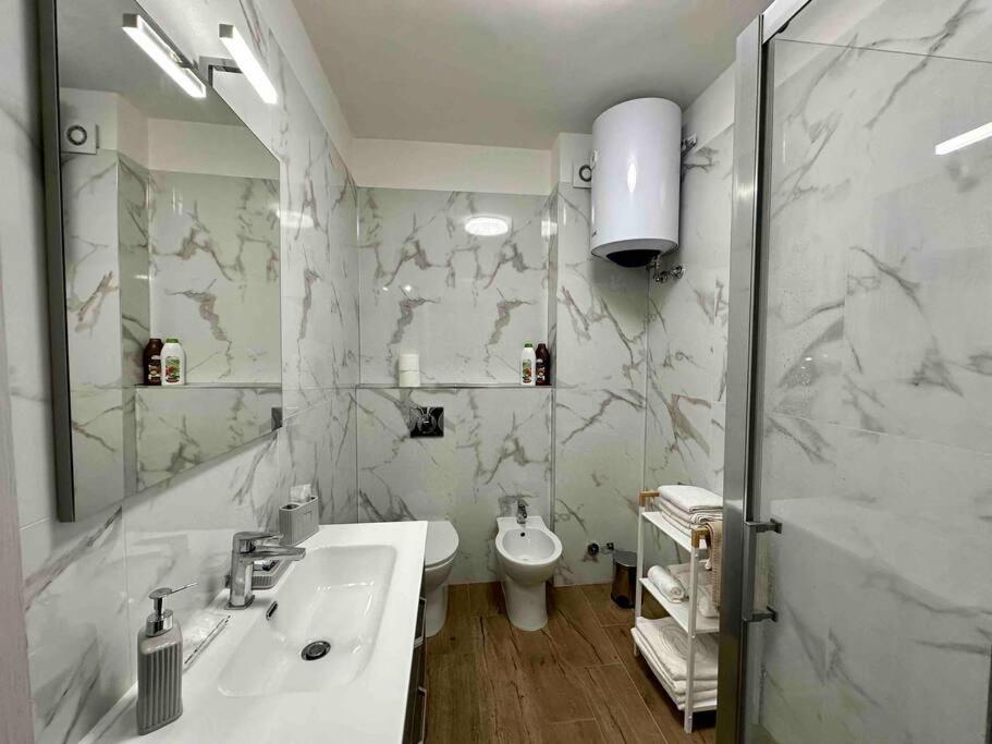 Appartamento Luminoso Domus Eur Roma Exterior foto